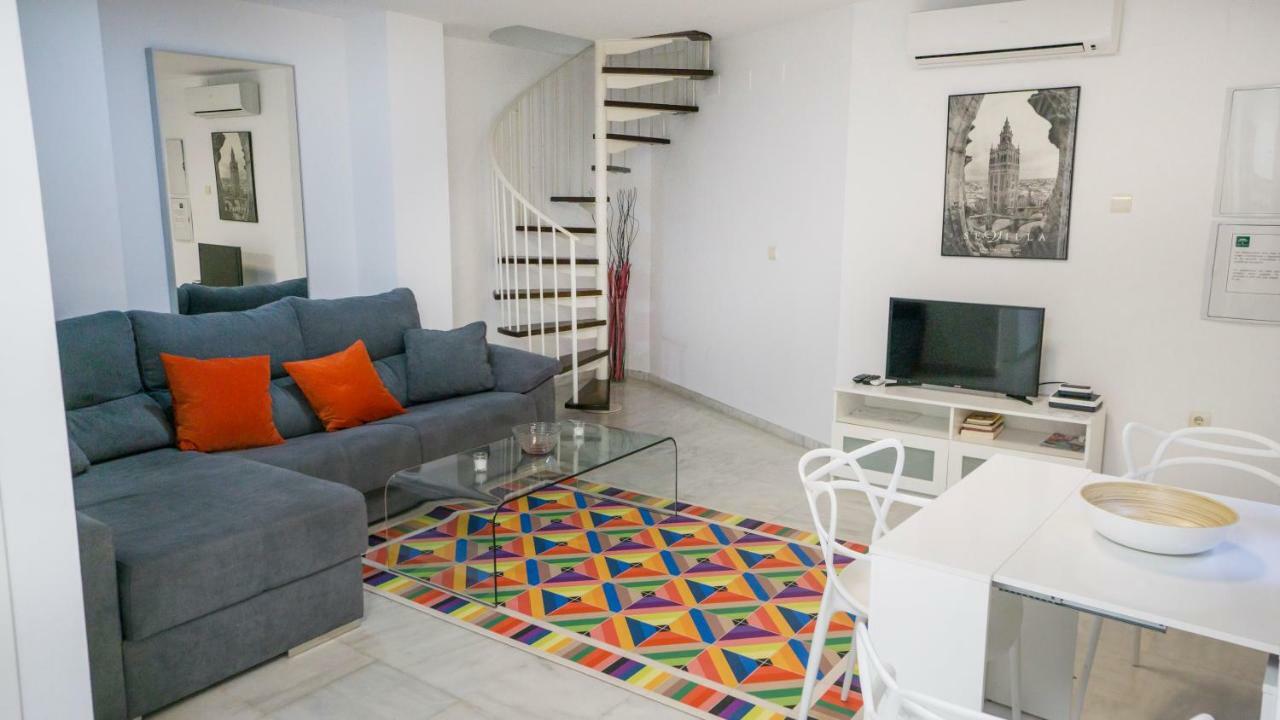 Rentalsevilla Espacioso Duplex En La Puerta Real Appartement