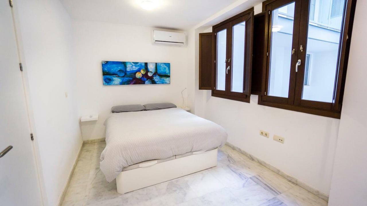 Rentalsevilla Espacioso Duplex En La Puerta Real Appartement
